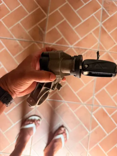 Rodas , painel , lanterna e miolo com chave e chave reserva Fiat Punto