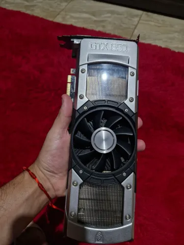 Placa de Vídeo GTX690 Dual GPUS 4GB 512bit RARIDADE
