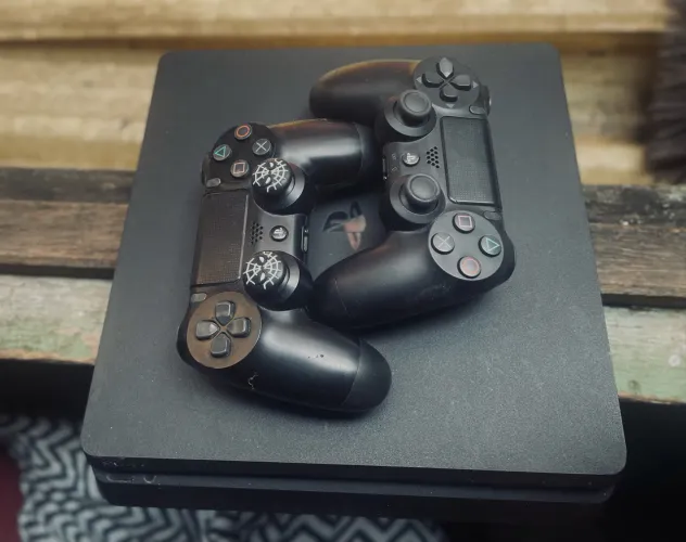 PS4 - SLIM 1TB
