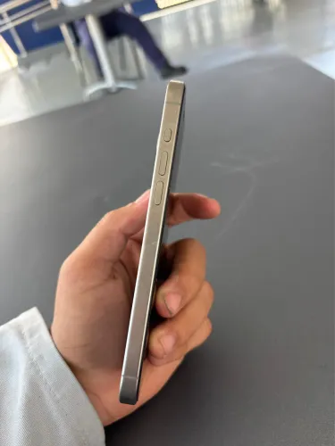 iPhone 15 pro max 256 GB, ( obs: marca na tela é da película)