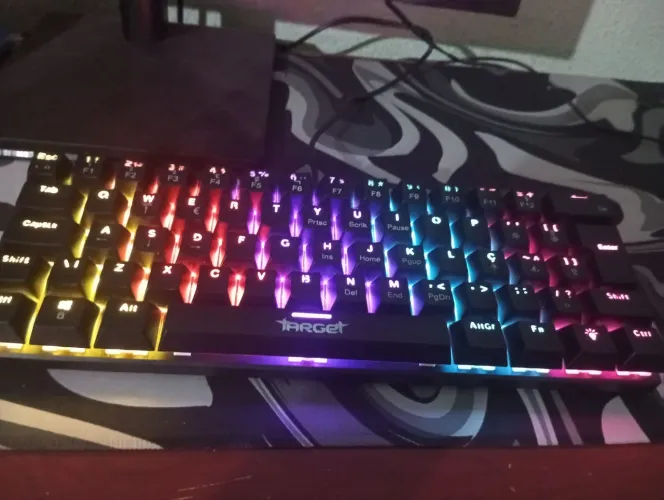 Teclado mecânico 60%