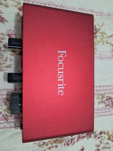 Interface De Áudio Focusrite Scarlett Solo 2i2 3ª Gen.