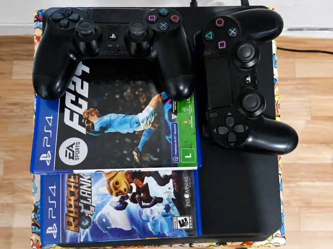 Ps4 1b, 2 controle, 2 jogos