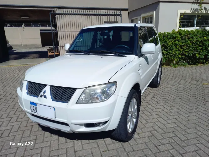 Mitsubishi Pajero TR4 2.0 Flex 16V 4X2 Aut. 2012