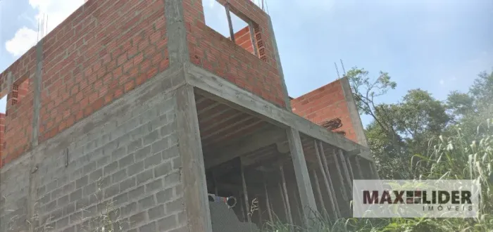 Casa / Terreno em Jandira à Venda