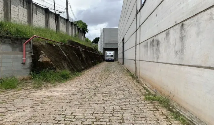 Pavilhão/Galpão para alugar no bairro Padroeira - Osasco/SP