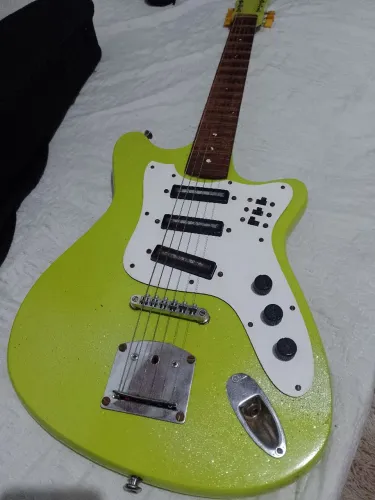 Guitarra TONANTE REI anos 60 personalizada