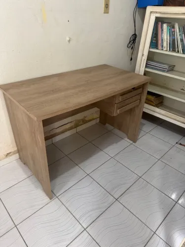 VENDO MESA PARA ESTUDO COM DUAS GAVETAS