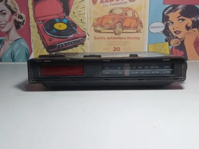 rádio-relógio Sanyo RM-6100N usado.  SEM TESTAR