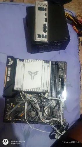 Vendo placa mãe com processador, Air cooler e fonte.