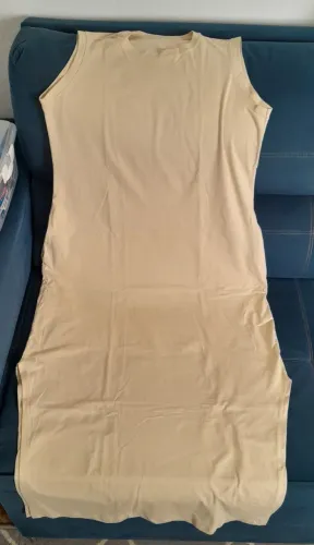 Vestido cavado longo com bolso e fenda nas laterais - Cor.: Damasco - 100% Algodão