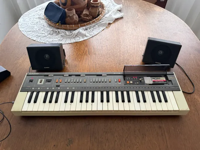 CASIO Casiotone MT-800 Vintage Completo c/ Speakers + ROM Pack + Case