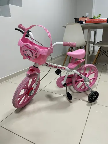 Bicicleta hellokitt (PbKids)