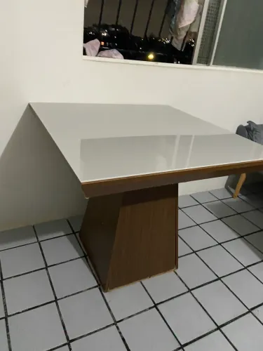 Mesa de jantar de vidro 