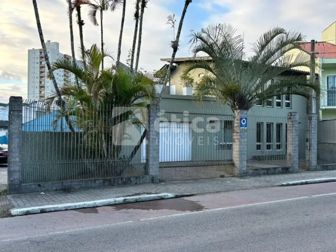 Casa com 04 dormitórios para locação Residencial ou Comercial Centro, ITAJAI SC