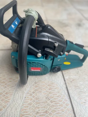 Motosserra Makita semi nova