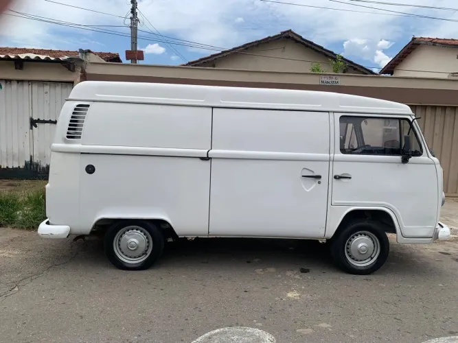 Volkswagen Kombi Furgão 1.4 MI Total Flex 8V 2012