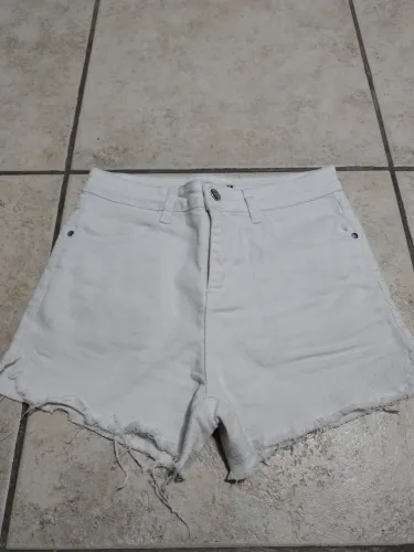 Short jeans branco Tam 10