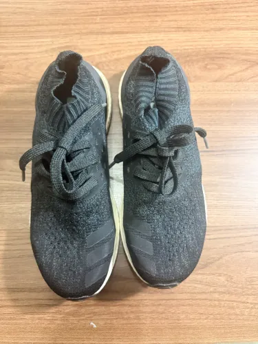 Tênis Adidas