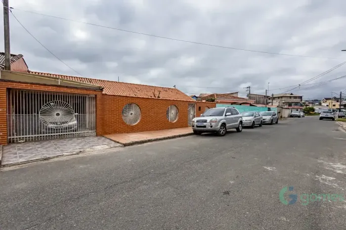 Casa com 3 dormitórios à venda no Novo Mundo