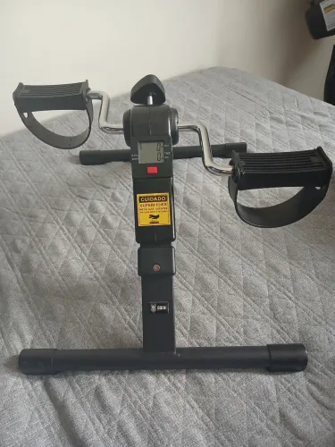 Mini Bicicleta Ergometrica Dobravel. Monitor digital. Usada em Fisioterapia.