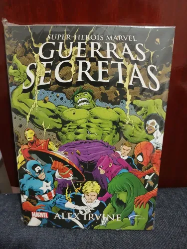 REVISTA CAPA DURA HQ - GUERRAS SECRETAS