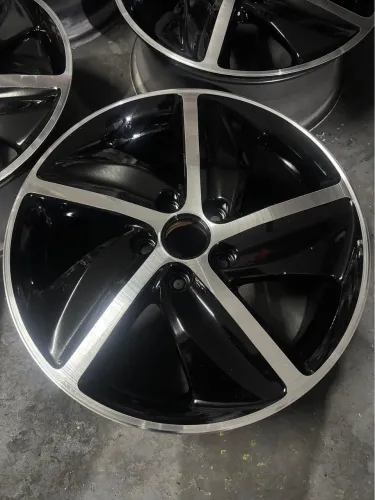 Rodas 17 HRV