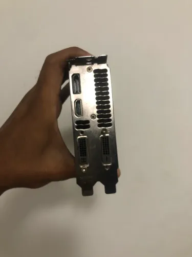 GTX 780ti parou de dar imagem recentemente