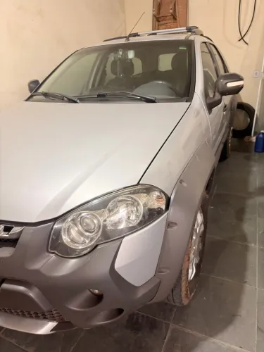 Fiat Palio Weekend Adventure Locker 1.8 Flex 2013