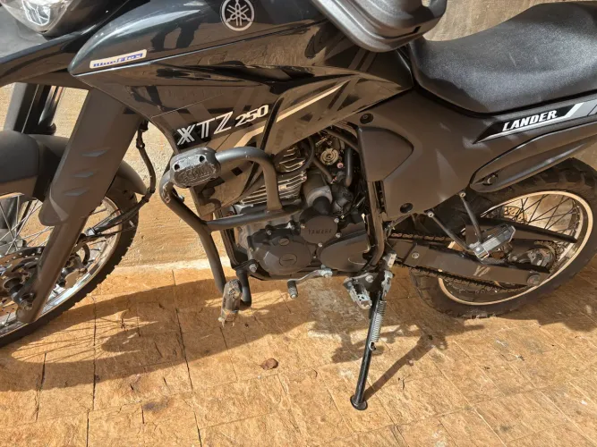 Yamaha Lander 250 - muito bem conservada
