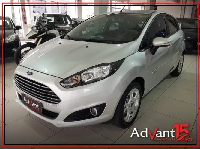 Ford Fiesta 1.6 SE Hatch 16V Flex 4P Powershift 2016