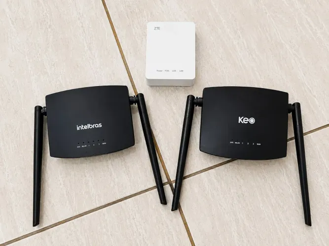 Roteadores e Equipamento de fibra óptica