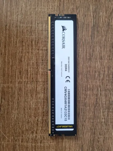 Memória RAM Corsai 4gb 2400hmz