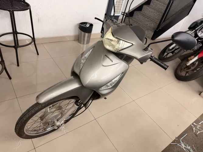 Biz 125 com ipva pago oportunidade