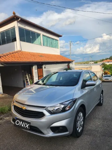 Chevrolet Onix Hatch LT 1.0 8V Flex Mec. 4P 2019