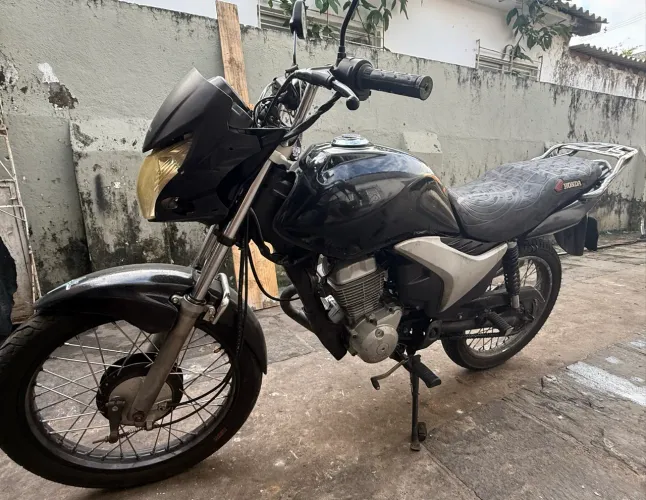 Moto excelente e mecânica em dias 