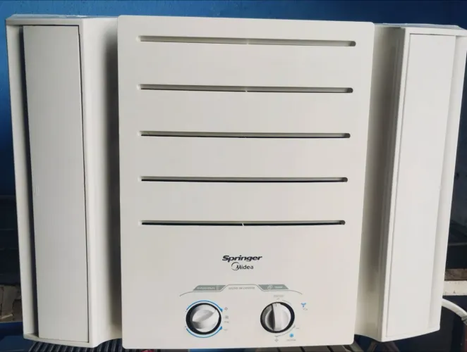 Ar condicionado Springer 10 mil BTUs 220 volts