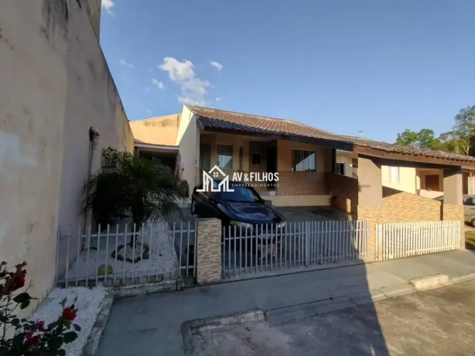 Casa à venda no bairro São Tiago Conforto, espaço e qualidade de vida Casa à venda no bai