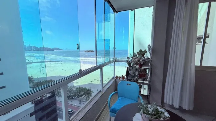 Locação Anual: Frente mar 2 quartos, sendo 1 suíte, centro Balneário Camboriú