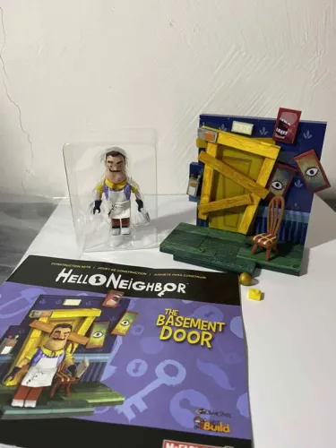 HelloNeighbor The Basement Door playset Mcfarlane