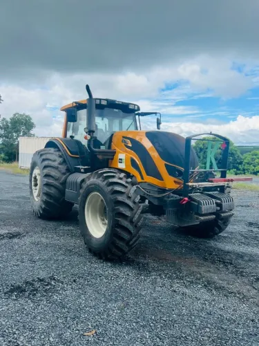 Trator Valtra BH224 HT