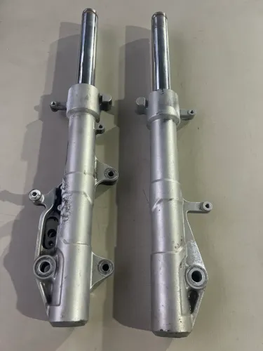 Par Bengalas Honda ADV 150 21/24 Original Usada
