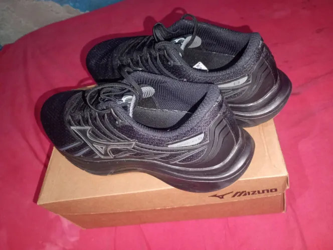 Tênis original da Mizuno em ótimo estado 