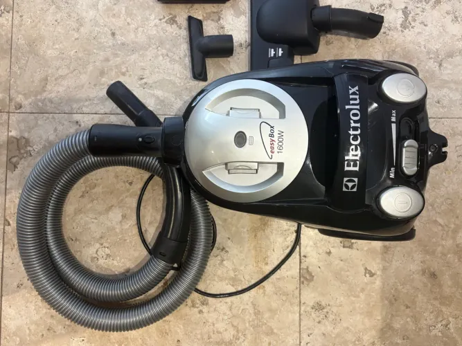 Aspirador de Pó Electrolux 1600W