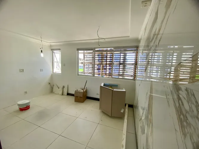 C alugo sala comercial ( 35 m2) na Ruy Carneiro ( brisamar)