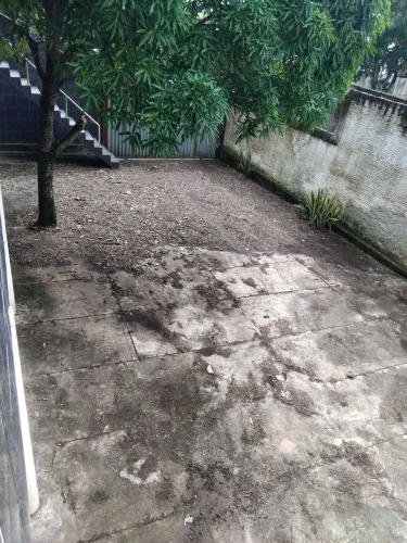 Primeiro andar, pronto para comércio ou moradia!