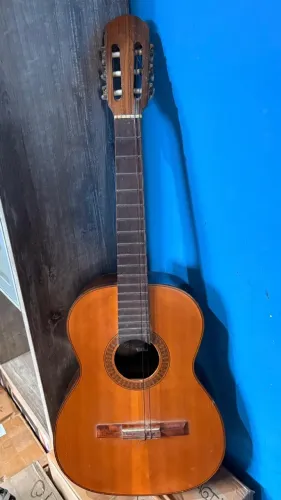 Violão da marca Gianinni