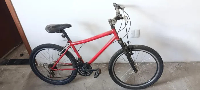 Bicicleta aro 24 com 18 machas