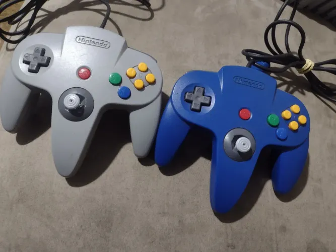Vendo controle de Nintendo 64, funcionando bem!