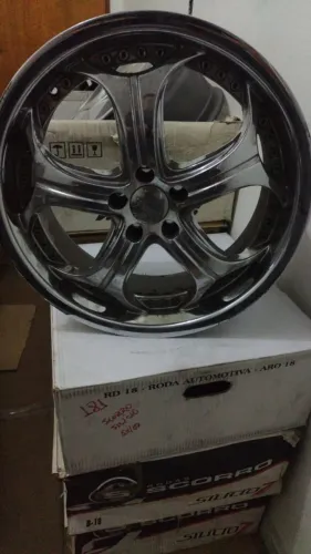 Jogo roda niche Aro 18,7 5x100 Cromada Seminova